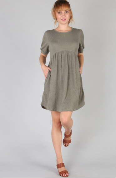 #18524 Pointed Mid-Length Knit Dress