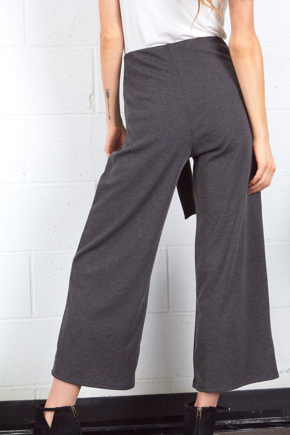 P15703 Front Tie Pants - Charcoal